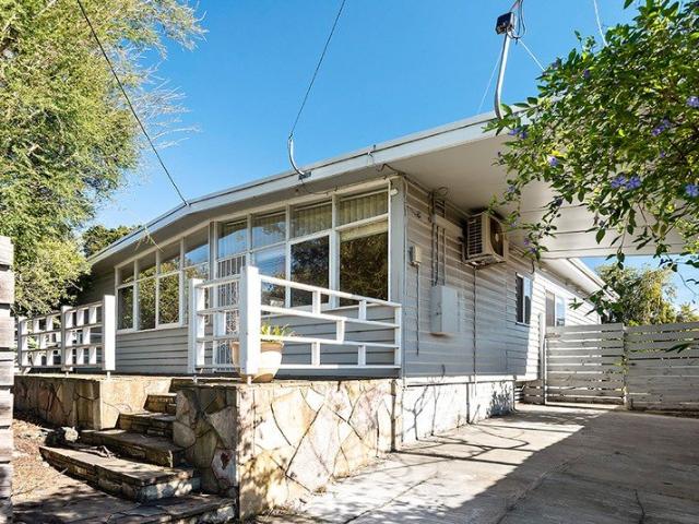 Cottage Charmer!
