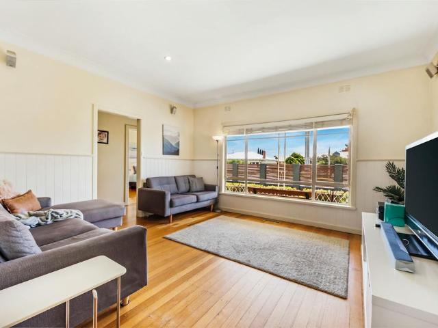 Cottage Charmer Close to CBD