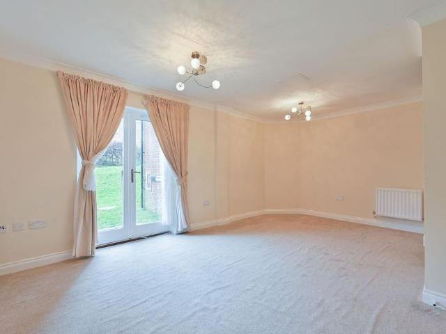 Cottage Close, Harrow on the Hill. 1 bed flat to rent £1,500 pcm £346 pw