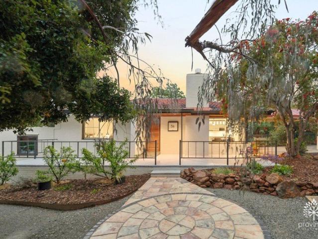 Cottage Dreaming on the 'Orange Valley'