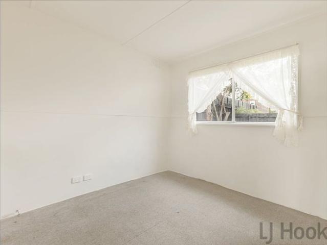 Cottage for lease in great Ringwood East location