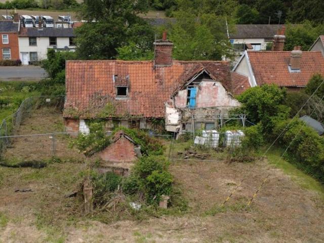 Cottage for sale