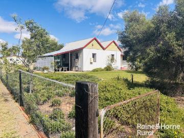 House for sale in Amby, Orallo - Garden