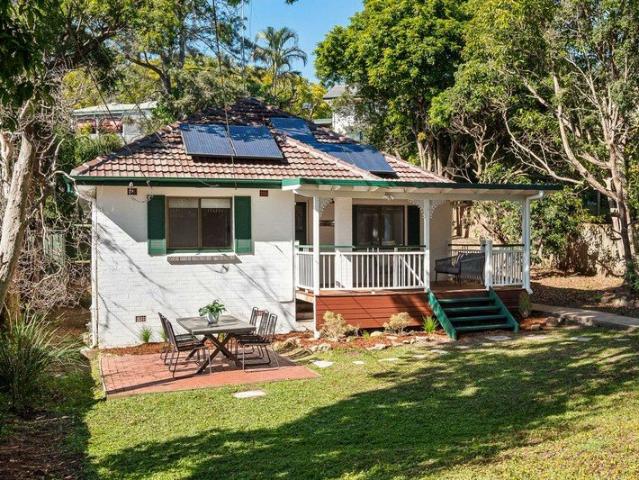 Cottage in the Trees | Occupy or Develop | Approved DA for 1 into 2 Lot Subdivision