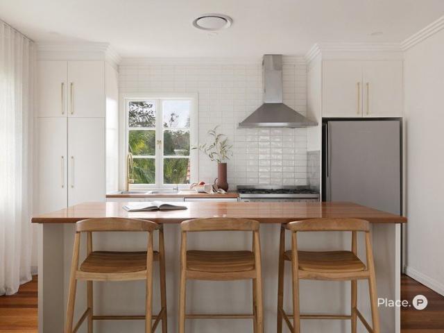 Cottage Inspired Living in the Jewel Box