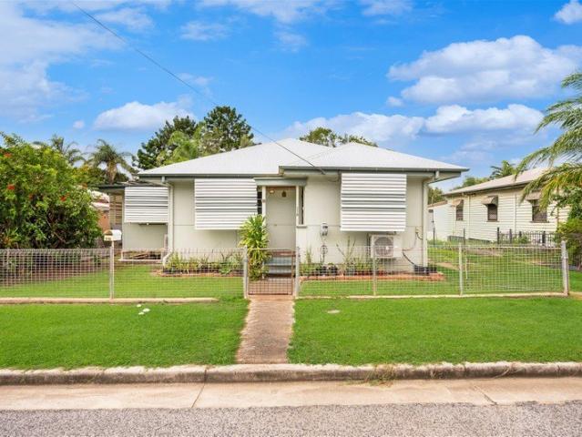 Cottage Queenslander Charm in Central Gladstone