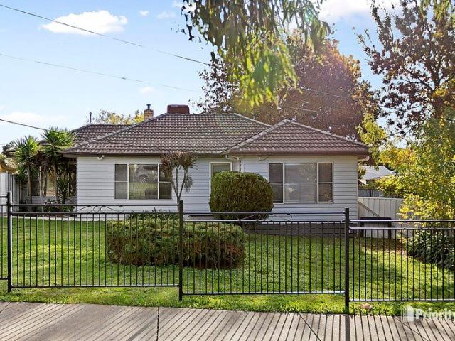 Cottage Style Charm in the heart of White Hills