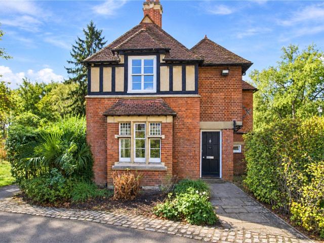 Cottage to rent in London, Bishops Avenue, SW6: Fulham: PRL130113