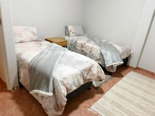 Cottage to rent in La Lucia
