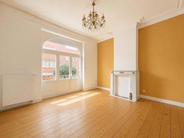 Cottages: A lovely characterful house with a courtyard!