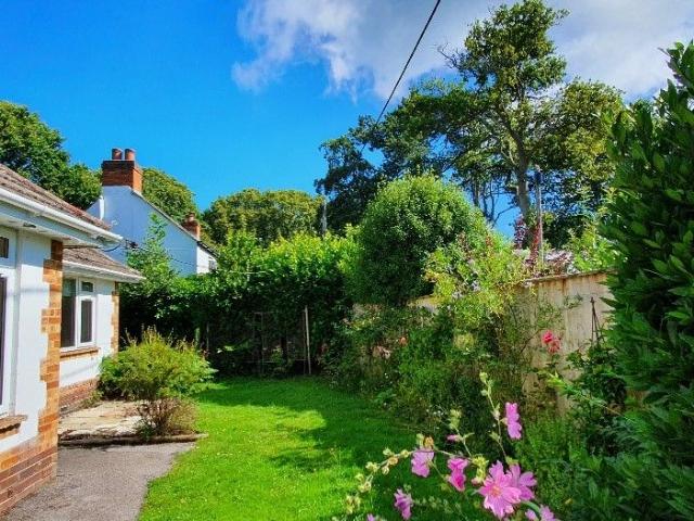 Cottagers Lane, Hordle, Lymington SO41, 2 bed bungalow to rent, £1,500 pcm | PrimeLocation