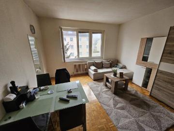 Cottageviertel: Helle, ruhig gelegene Wohnung mit Gartennutzung