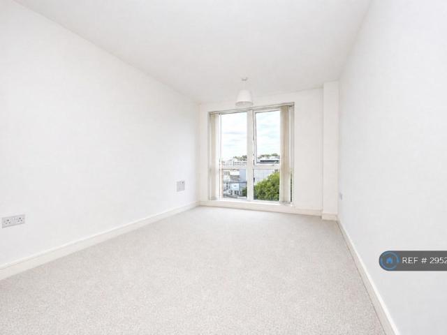 Cotterells, Hemel Hempstead, HP1 1 bed flat to rent £1,100 pcm £254 pw