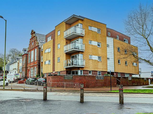 Cotterells, Hemel Hempstead HP1, 1 bed flat to rent, £1,400 pcm | PrimeLocation