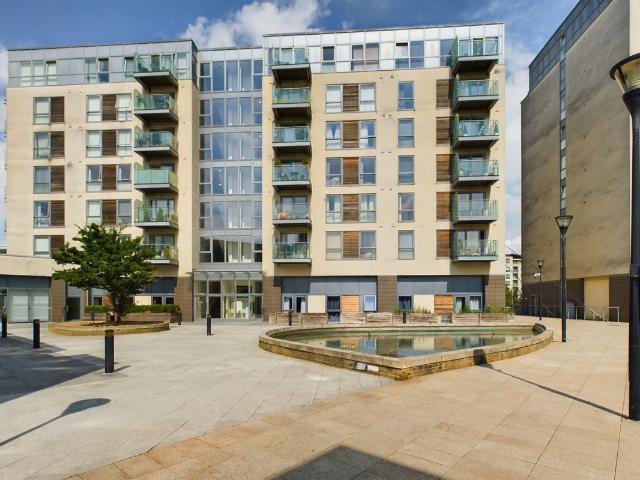 Cotterells, Hemel Hempstead HP1, 2 bed flat to rent, £1,550 pcm | PrimeLocation