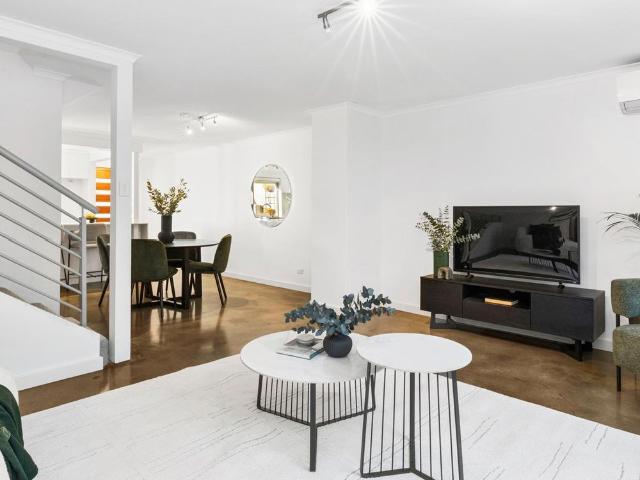COTTESLOE CALLING RENOVATED, PRIVATE & READY TO RENT TOWNHOME