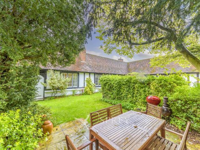 Cottesmore Road, Oakham LE15 3 bed terraced house to rent £1,485 pcm £343 pw