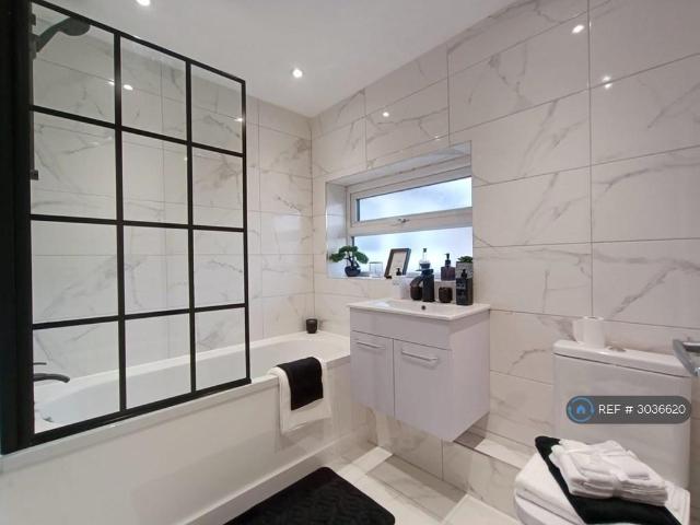 Cottingham Drive, Middlesbrough, TS3 1 bed in a house share to rent £350 pcm £81 pw