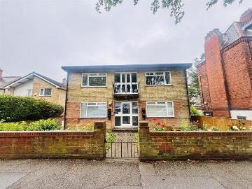 Cottingham Road, Hull HU6, 2 bed flat to rent, £725 pcm | PrimeLocation