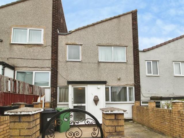 Cottingley Drive, Leeds LS11, 3 bed property to rent, £1,150 pcm | PrimeLocation