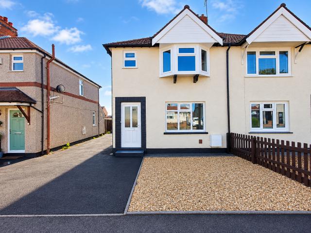 Cotton Grove, Hednesford WS12, 3 bed barn conversion to rent, £1,250 pcm | PrimeLocation