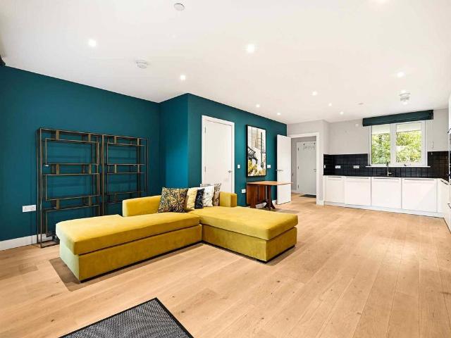 Cotton Street, E14 3 bed apartment to rent £3,750 pcm £865 pw