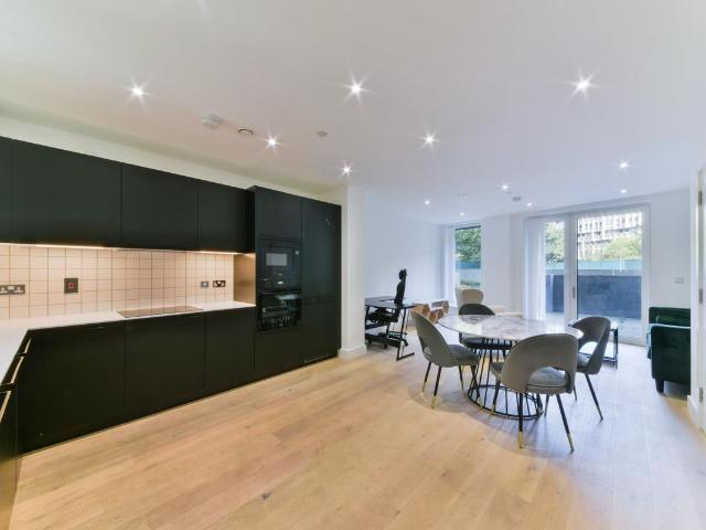 Cotton Street, London E14, 3 bed flat to rent, £3,600 pcm | PrimeLocation