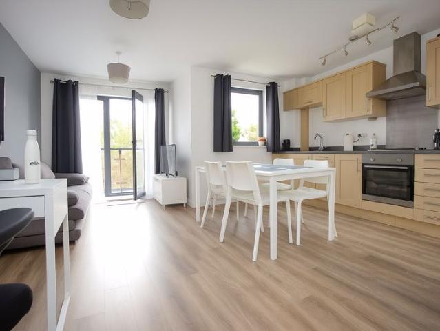 Cottons Approach, Romford RM7, 1 bed flat to rent, £1,400 pcm | PrimeLocation