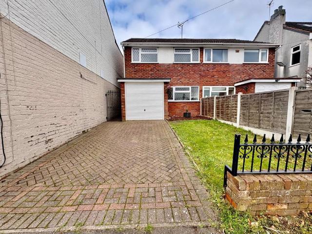 Cot Lane, Kingswinford DY6 3 bed semi detached house to rent £1,300 pcm £300 pw