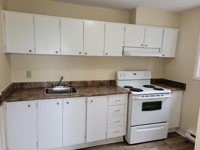 Coté Manor 1 Bedroom Apartment for Rent at 550 Cote St, Ottawa, ON K1K 4C8 Vanier