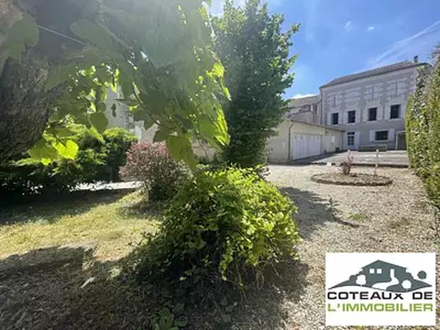 Côteaux du Blanzacais 16250 Achat / Vente maison 10 pièces t10 terrasse parking