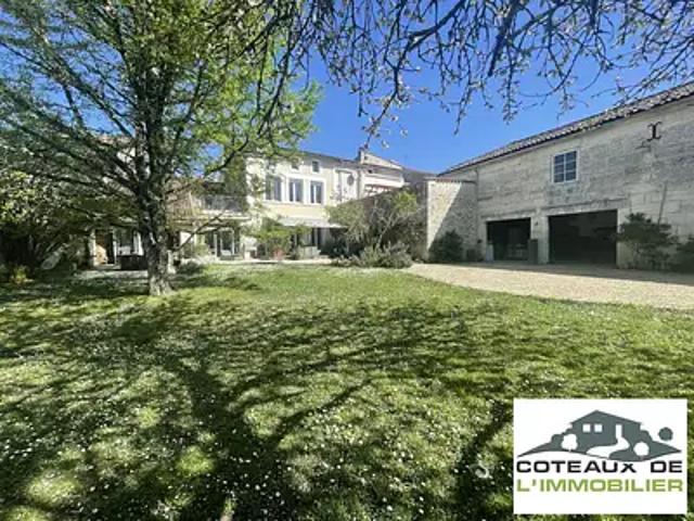 Côteaux du Blanzacais 16250 Achat / Vente maison 10 pièces t10 terrasse parking
