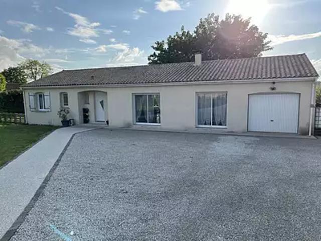 Côteaux du Blanzacais 16250 Achat / Vente maison 5 pièces t5 parking
