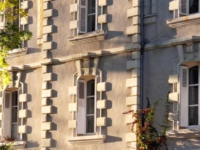 Côteaux sur Loire Touraine 37130 350 M² 10 pièces. 350m² Côteaux sur Loire