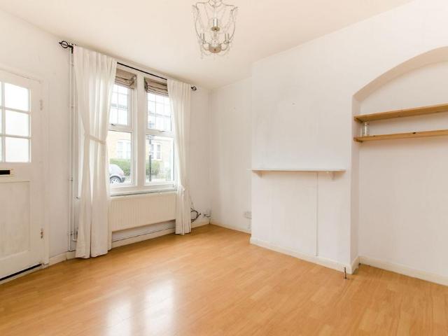 Coteford Street, Tooting, London, SW17 2 bed terraced house to rent £2,100 pcm £485 pw