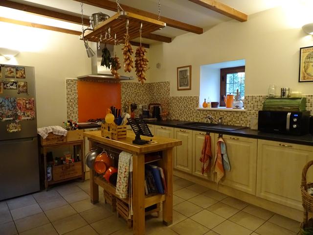 COTES D'ARMOR. Un magnifique gîte en pierre de 2 chambres, plein de charme, situé près du village de Kergrist Moëlou