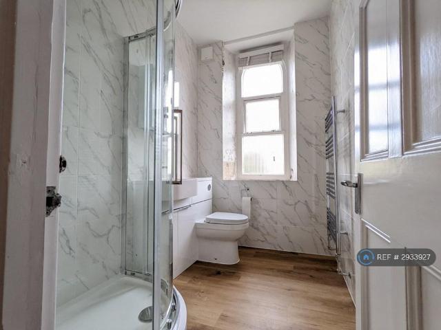 Cotham Road, Bristol, BS6 2 bed flat to rent £2,150 pcm £496 pw