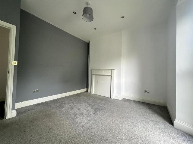 Cotham Road, Bristol, BS6 3 bed flat to rent £1,700 pcm £392 pw