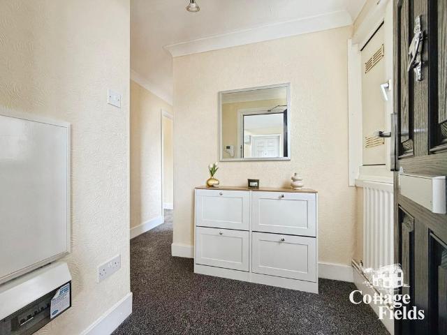 Cotlandswick, St. Albans AL2 2 bed flat to rent £1,700 pcm £392 pw