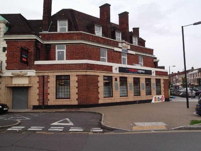 Cotman Gardens, Edgware HA8, 2 bed flat to rent, £1,700 pcm | PrimeLocation