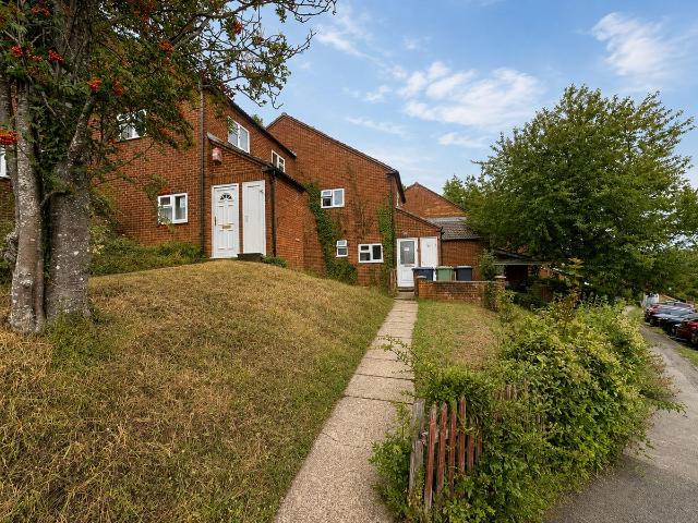 Cotswold Way, High Wycombe HP13, 4 bed semi detached house to rent, £2,195 pcm | PrimeLocation