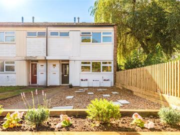 Cotswold Close, St. Albans AL4, 3 bed end terrace house to rent, £2,000 pcm | PrimeLocation