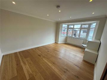 Cotswold Gardens, London, NW2 4 bed apartment to rent £2,700 pcm £623 pw
