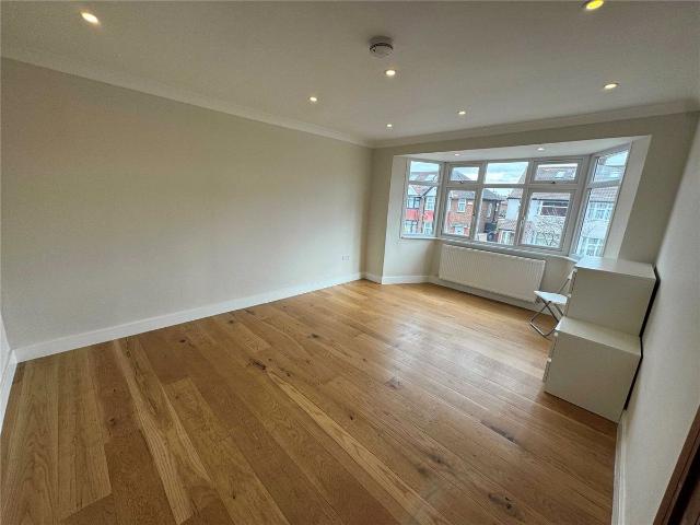 Cotswold Gardens, London NW2, 4 bed flat to rent, £2,700 pcm | PrimeLocation