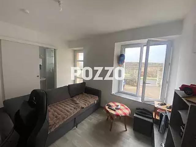 Coutances 50200 Location appartement 1 pièce t1 au dernier étage