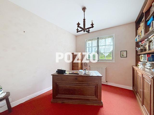 Coutances maison dans Résidence calme, 900 mètres du centre ville, 150 m2 environ, terrain de 900 m2