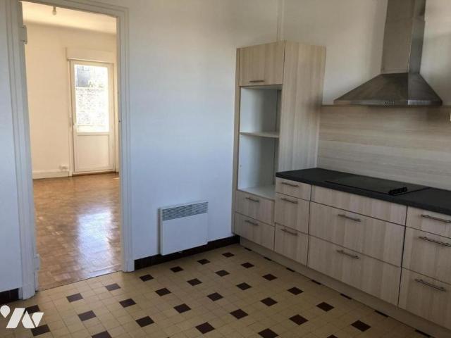 COUTANCES, place Général de Gaulle, appartement 4 pièces