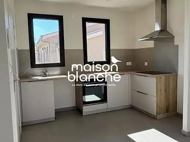 Coutras 33230 Location maison 4 pièces t4 terrasse parking