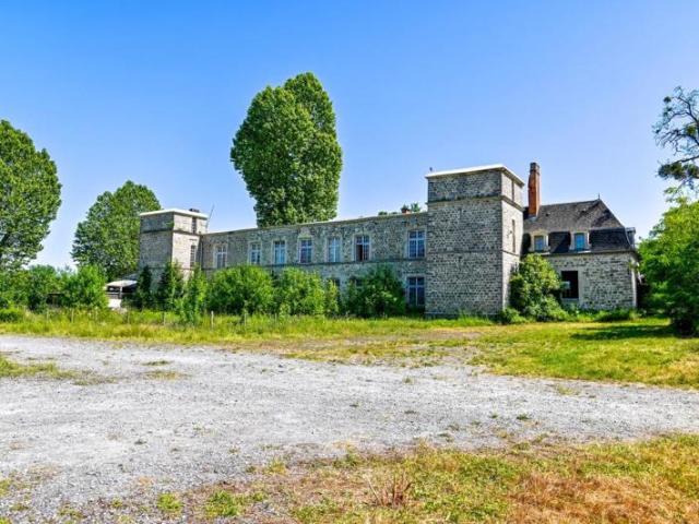 COUCY LÈS EPPES – CHÂTEAU ET ANCIEN COMPLEXE ÉVÉNEMENTIEL