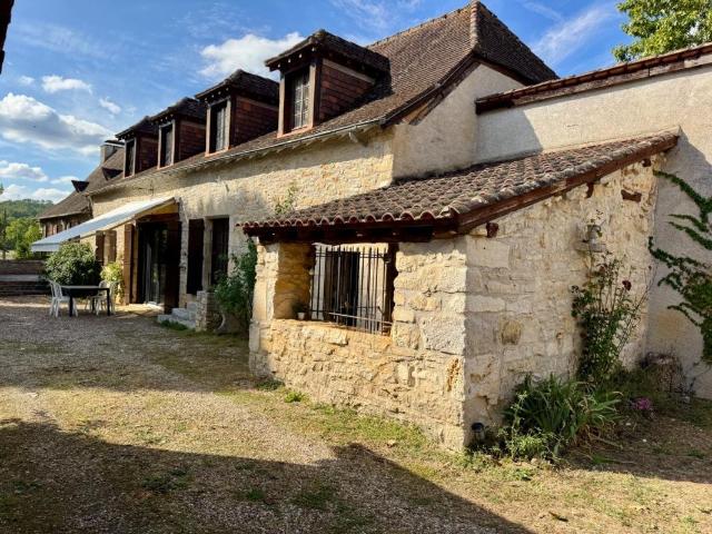 Coulaures 24420 – Longère En Pierre De 186 M² – 5 Chambres. 186m² Coulaures